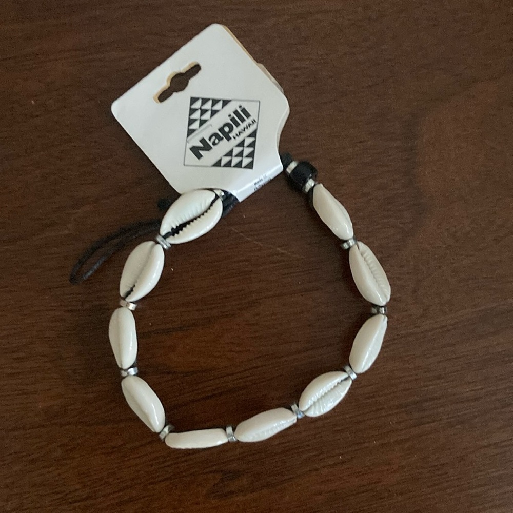 Vintage Y2K 10” Shell Bracelet